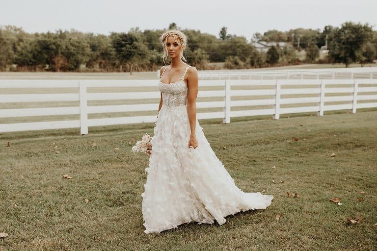 Finding Your Dream Elopement Dress: 12 Best Designers & Shops - Seattle Wedding & Destination Photographer | Finding Your Dream Elopement Dress: 12 Best Designers & Shops - Seattle Wedding & Destination Photographer |