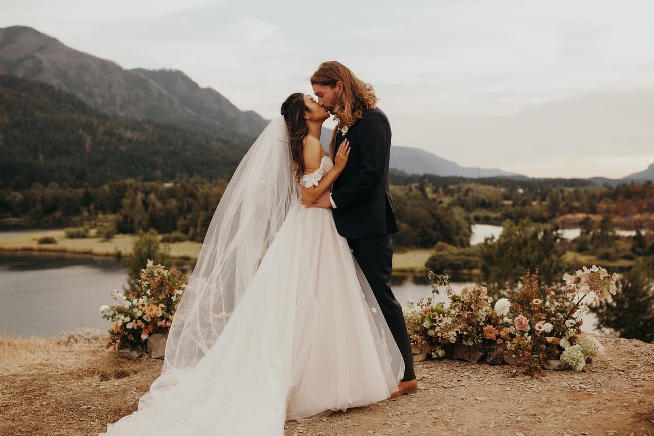Finding Your Dream Elopement Dress: 12 Best Designers & Shops - Seattle Wedding & Destination Photographer | Finding Your Dream Elopement Dress: 12 Best Designers & Shops - Seattle Wedding & Destination Photographer |